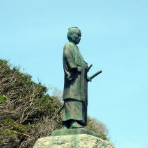 中岡慎太郎像